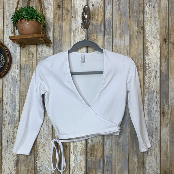 American Apparel Tops - AA White Wrap 3/4 Sleeve Crop Top